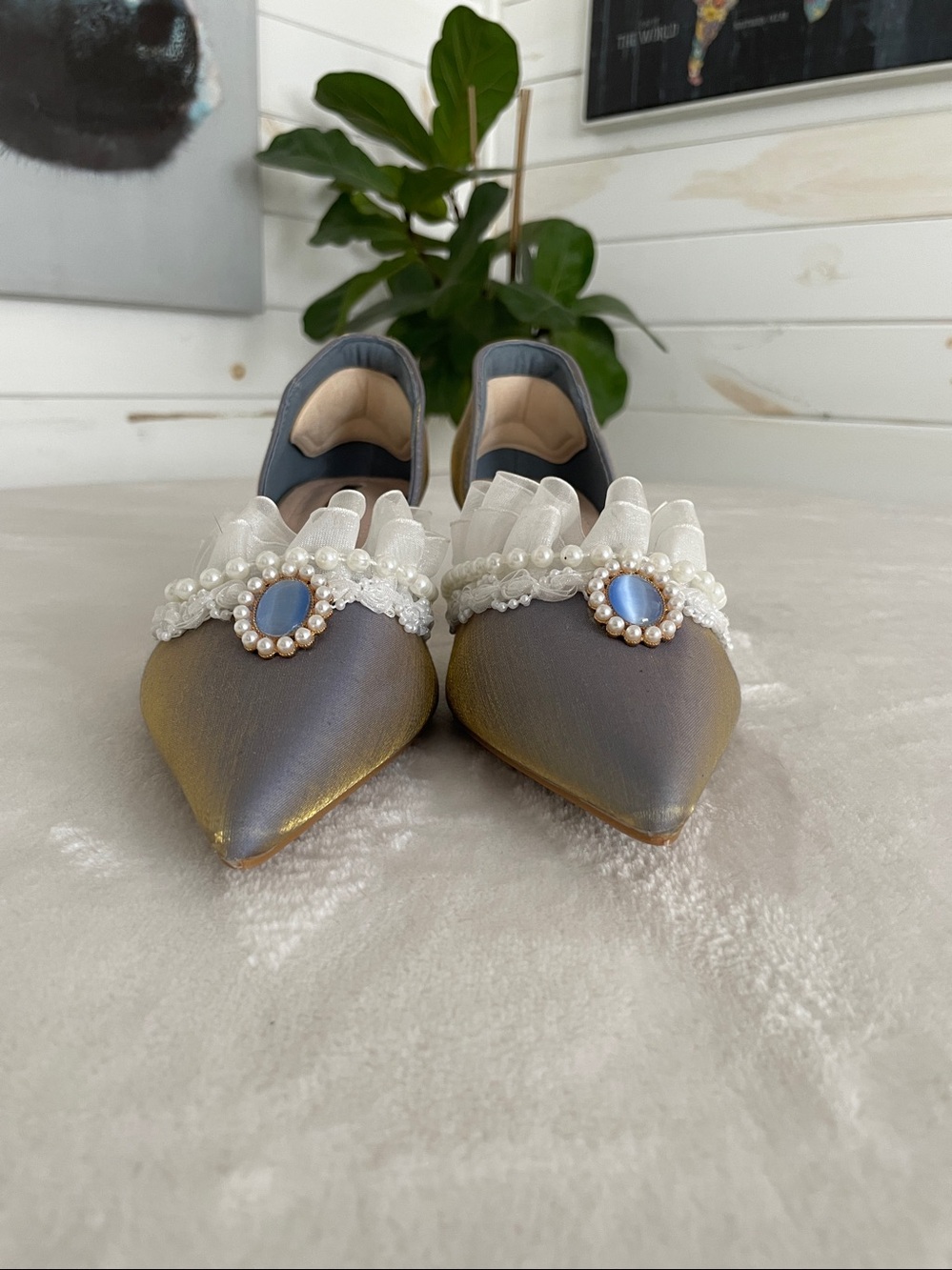 Elegant Blue Satin Pearl &
Ruffle Kitten Heel
D'Orsay Pumps Women's
Size 8.5 - Picture 8 of 17